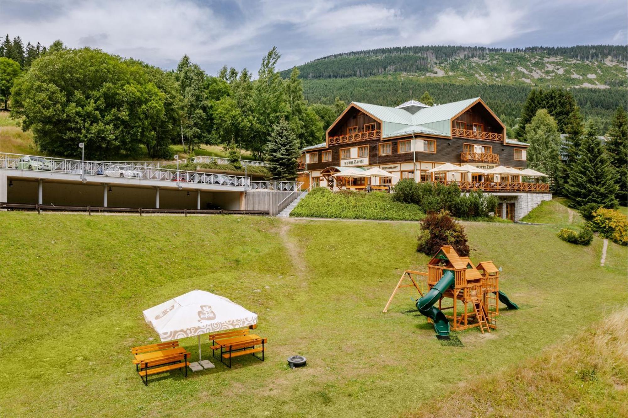 Hotel Zatisi Špindlerŭv Mlýn Kültér fotó
